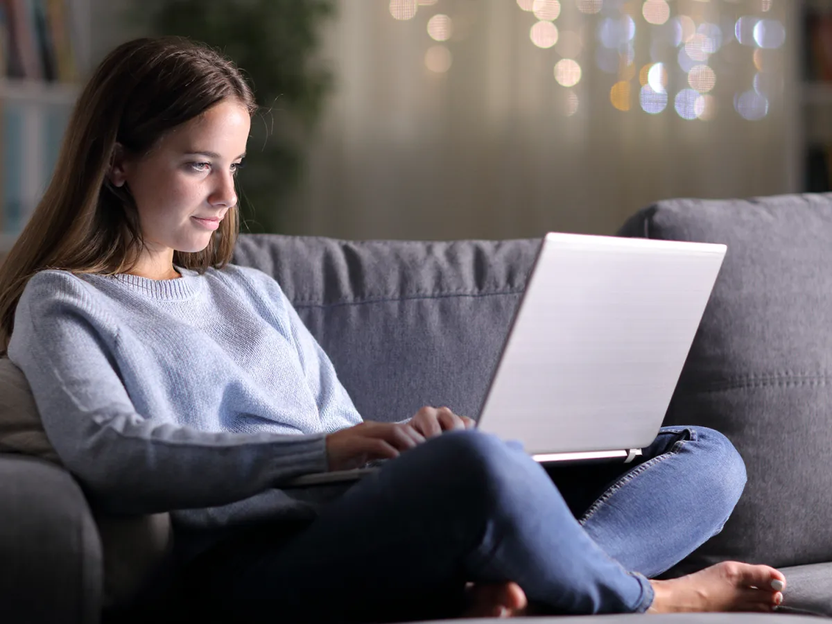 woman on laptop