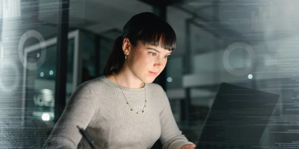 woman-looking-at-laptop